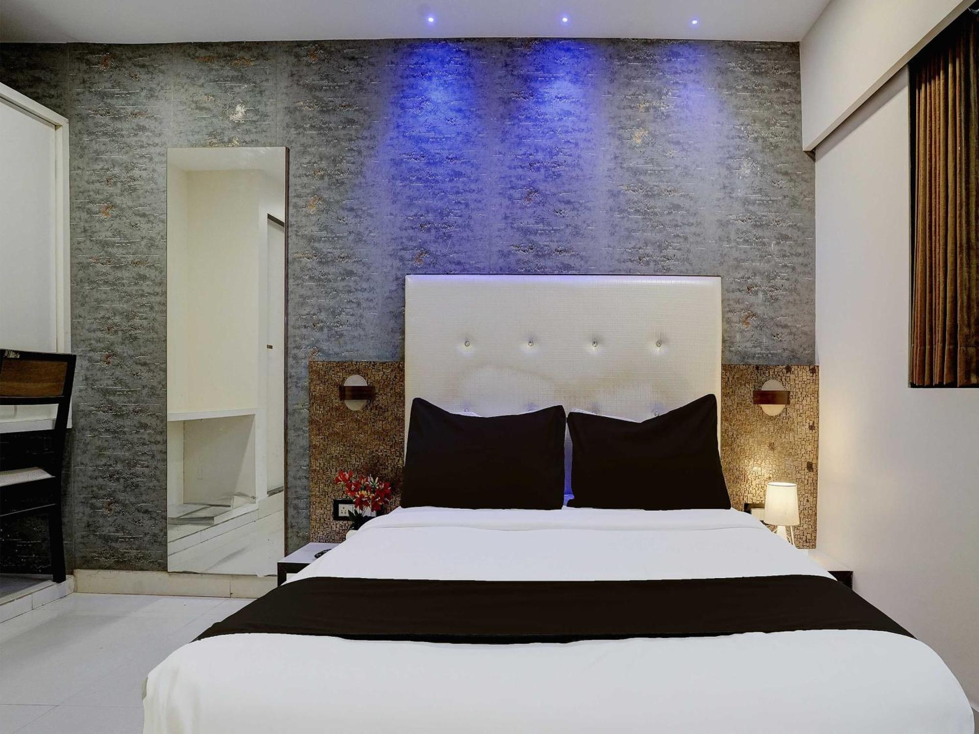 Hotel O Golden Star Mumbai Bagian luar foto