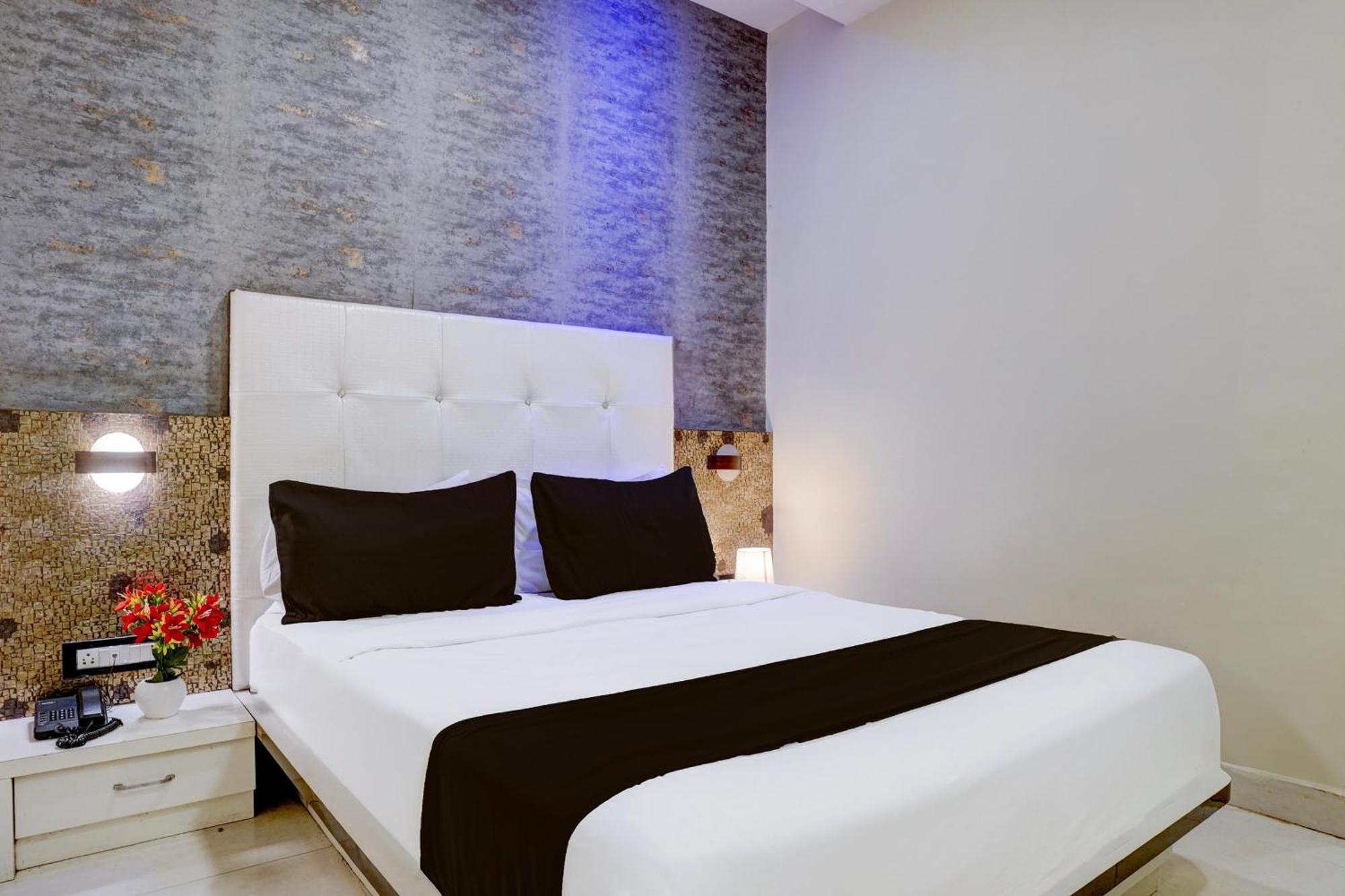 Hotel O Golden Star Mumbai Bagian luar foto