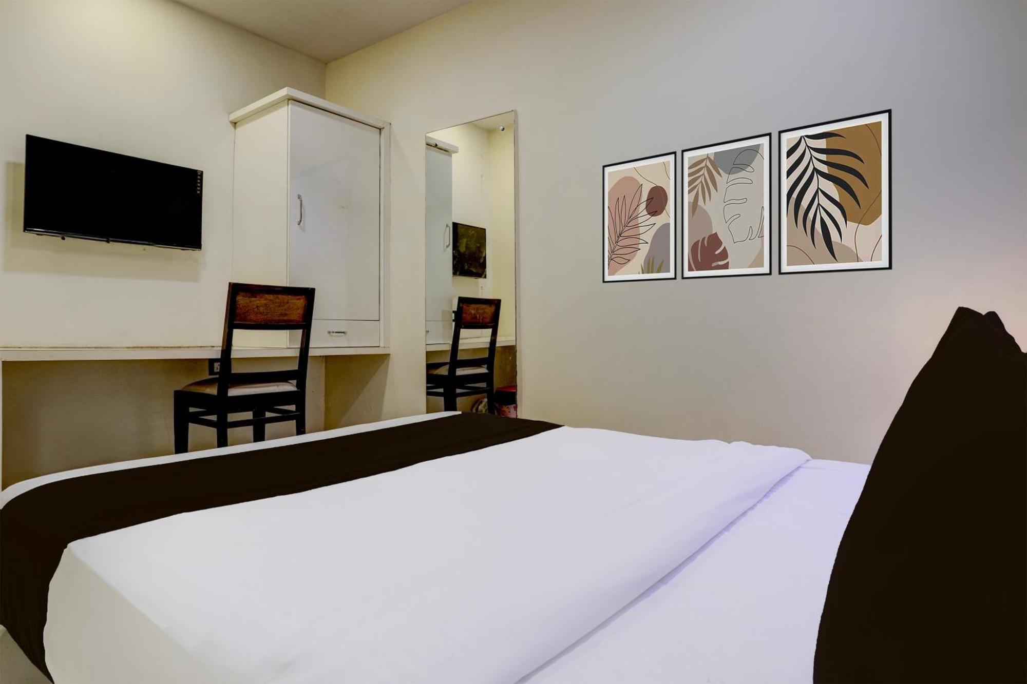 Hotel O Golden Star Mumbai Bagian luar foto