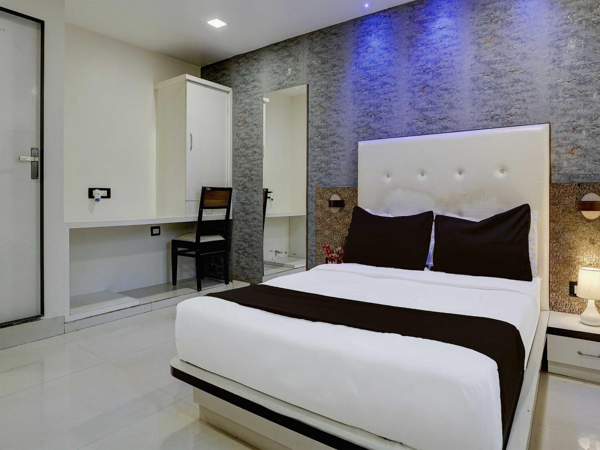 Hotel O Golden Star Mumbai Bagian luar foto